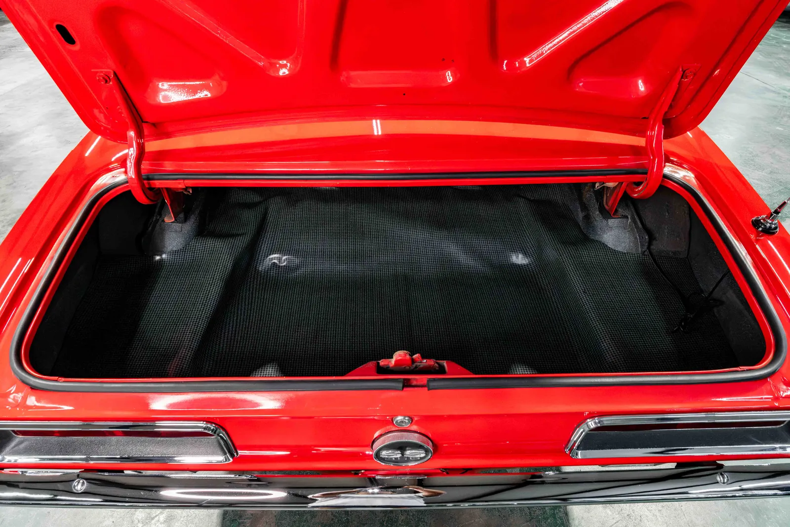 1967-Chevrolet-Camaro-RS-Viper Red-129195-52.jpg